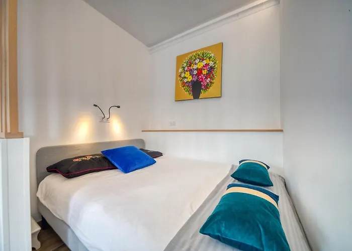 Le Marquis - Esplanade / Bastille Hotel *