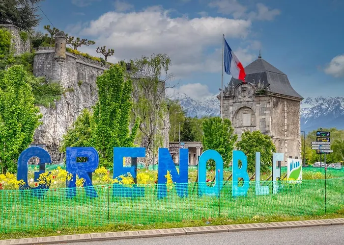 Le Marquis - Esplanade / Bastille *